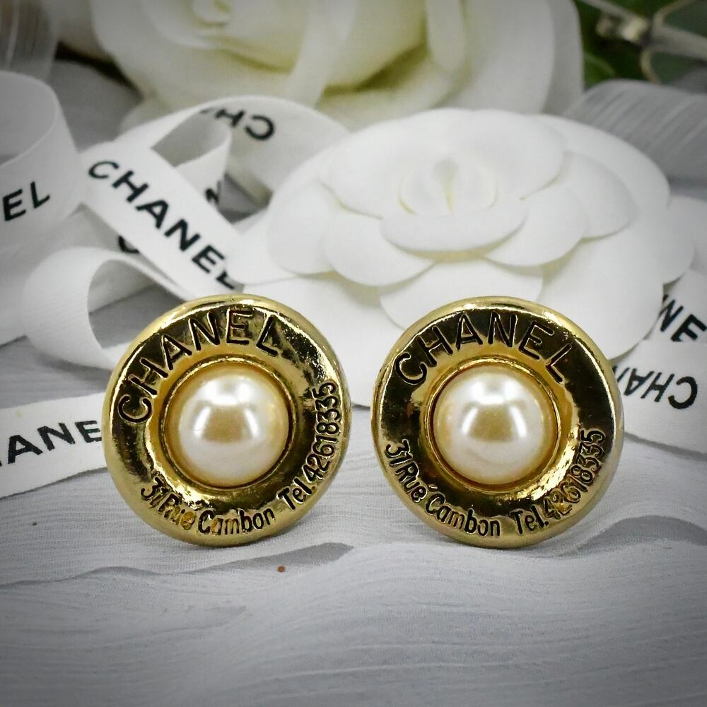 Vintage Chanel 31 Rue Cambon Gold Plated Faux Pearl Clip On Earrings
